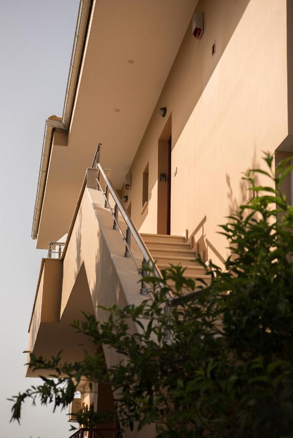 Akrotiri Sea View Suites Esterno foto